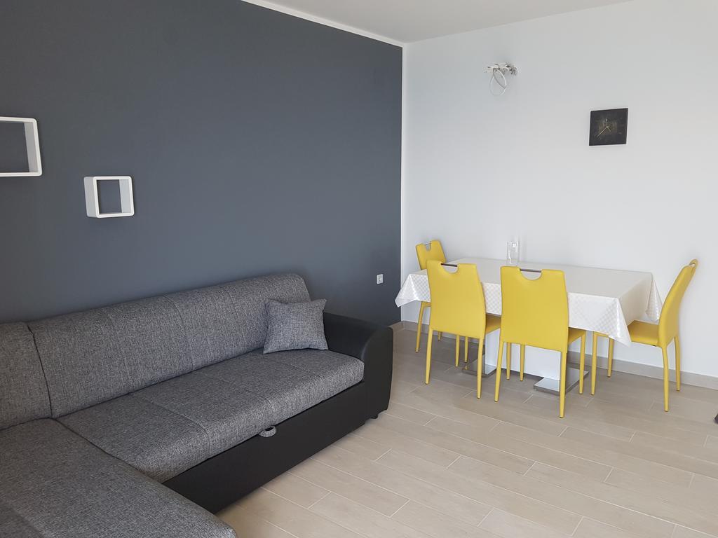 Apartments Tereza Senj  Bagian luar foto